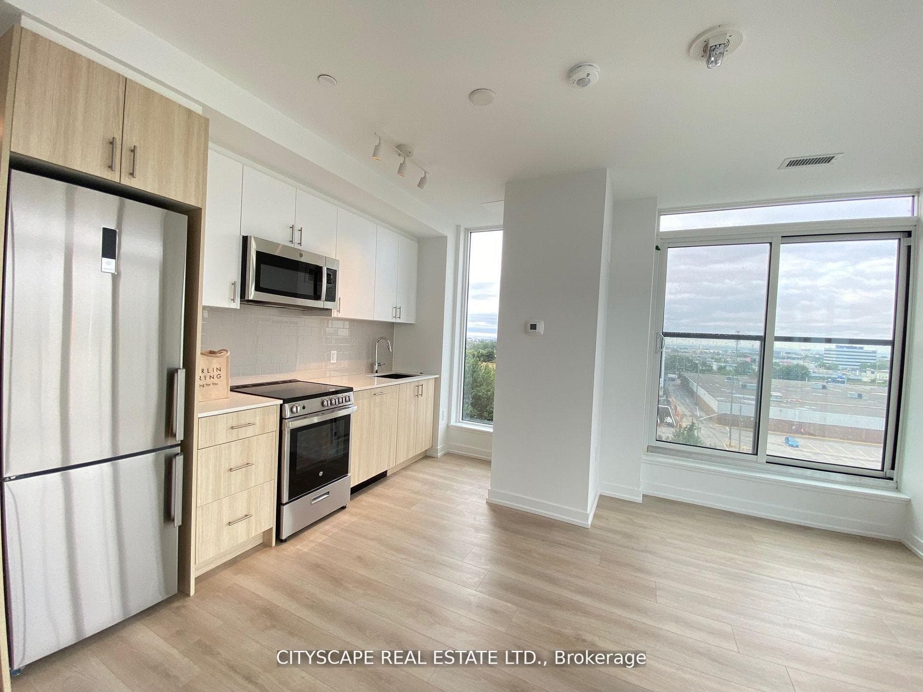 1195 The Queensway N/A Unit 615 photo 19