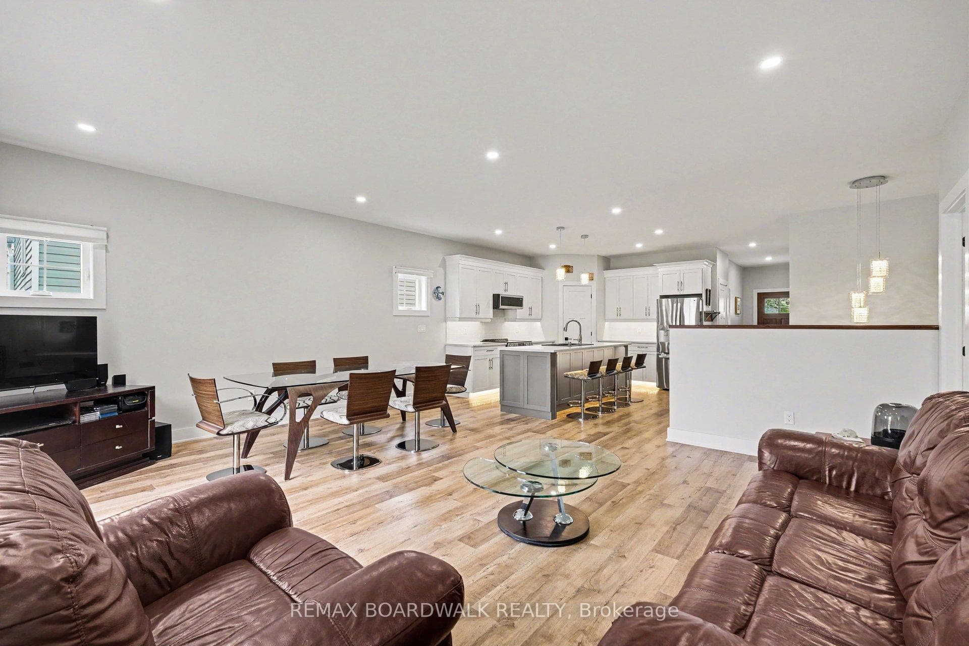 58 Adelaide Street photo 9