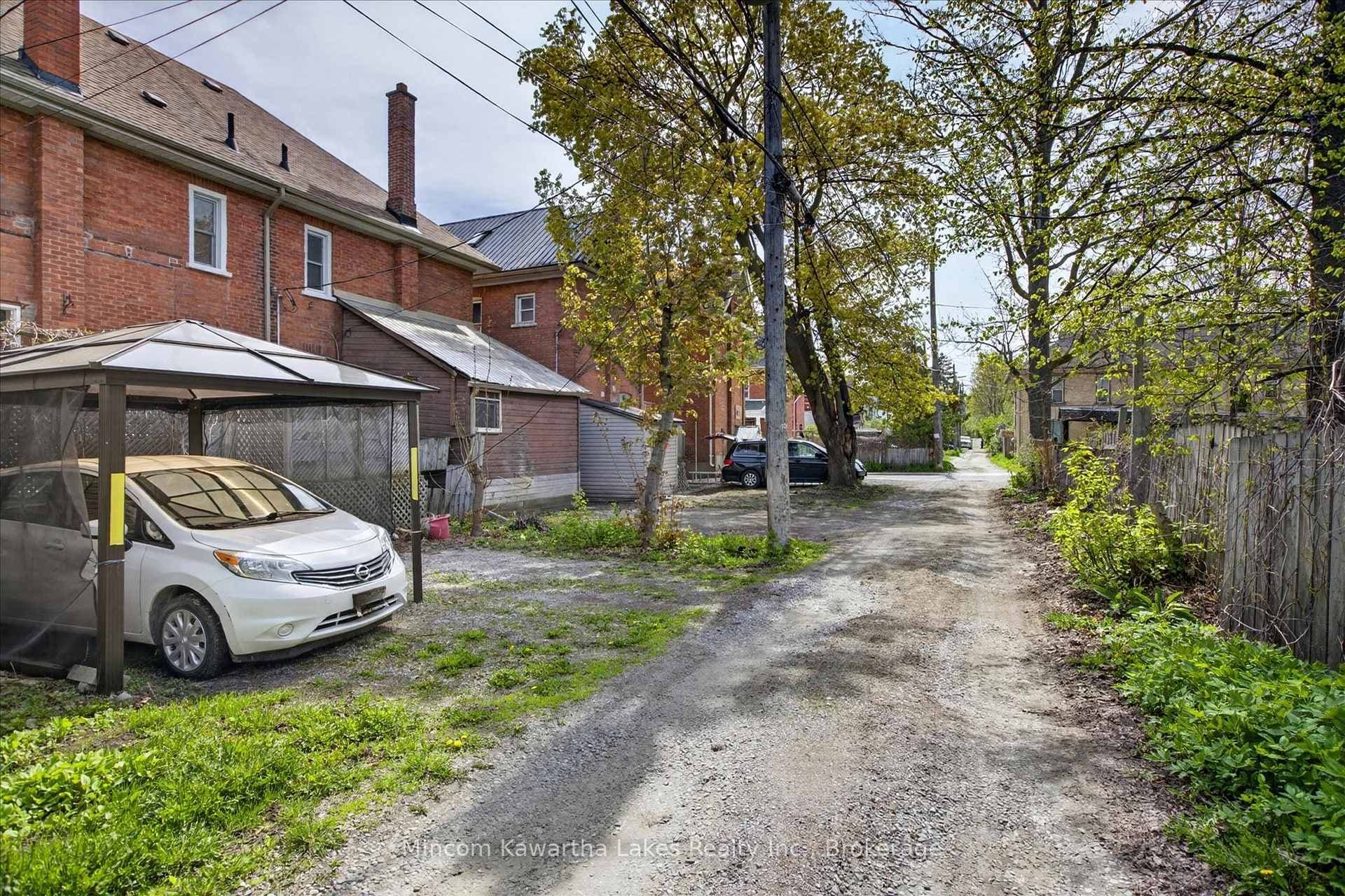 494 Charlotte Street photo 36
