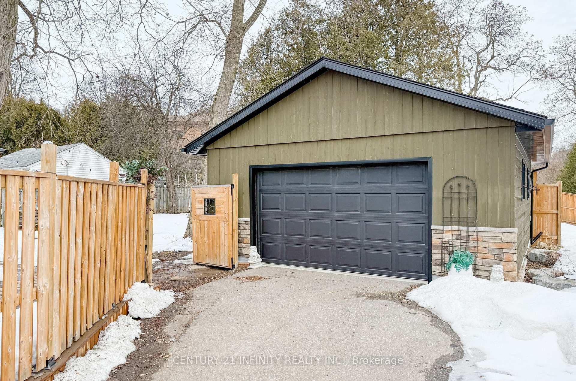 373 Grandview Street photo 38