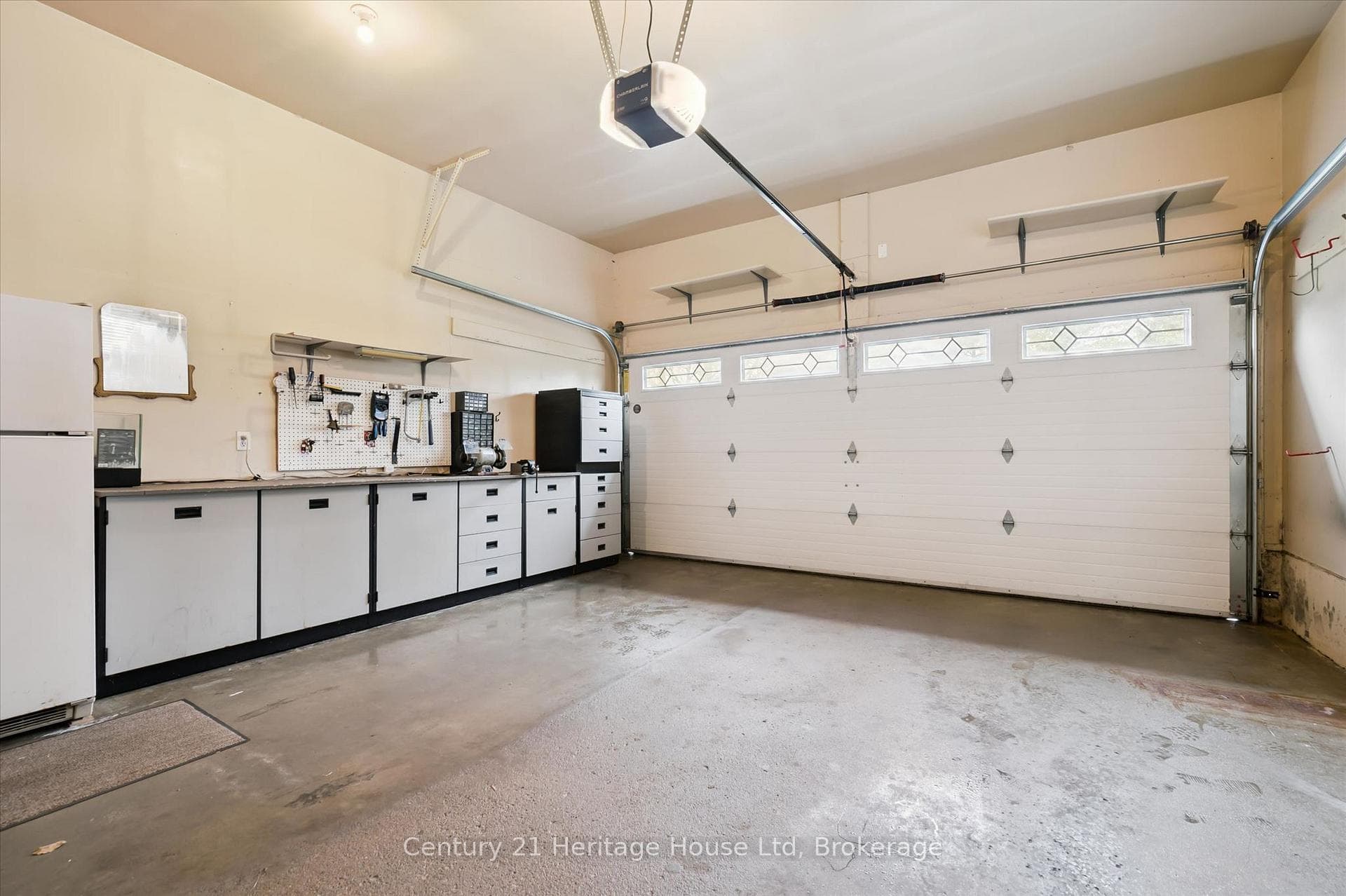 41 Thomas Boulevard photo 30