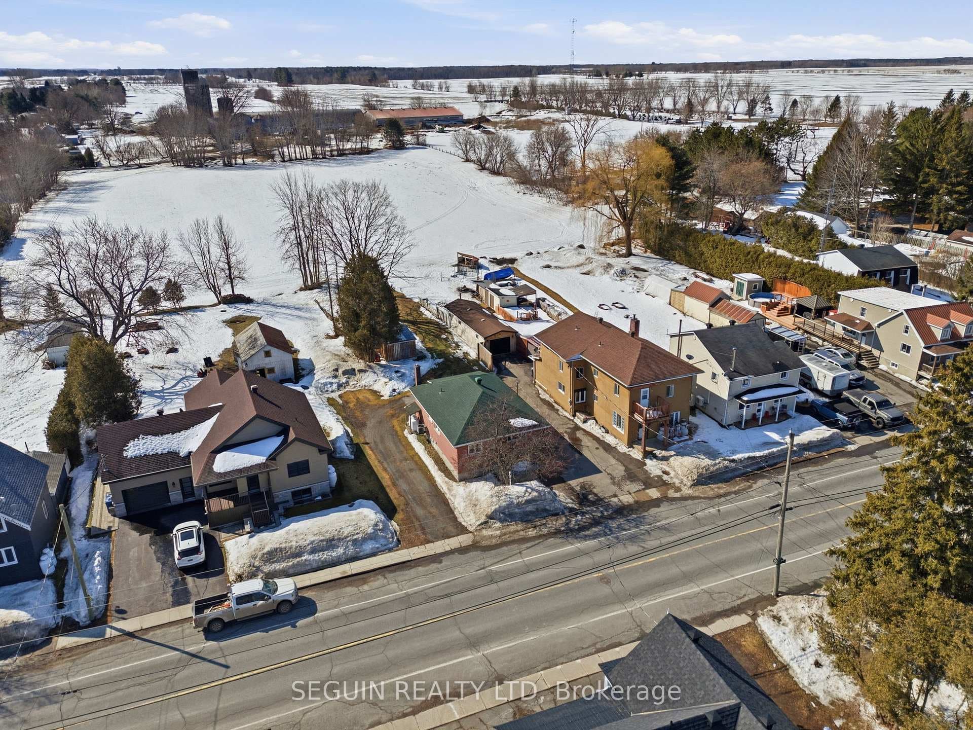 1932 Principale Street photo 27