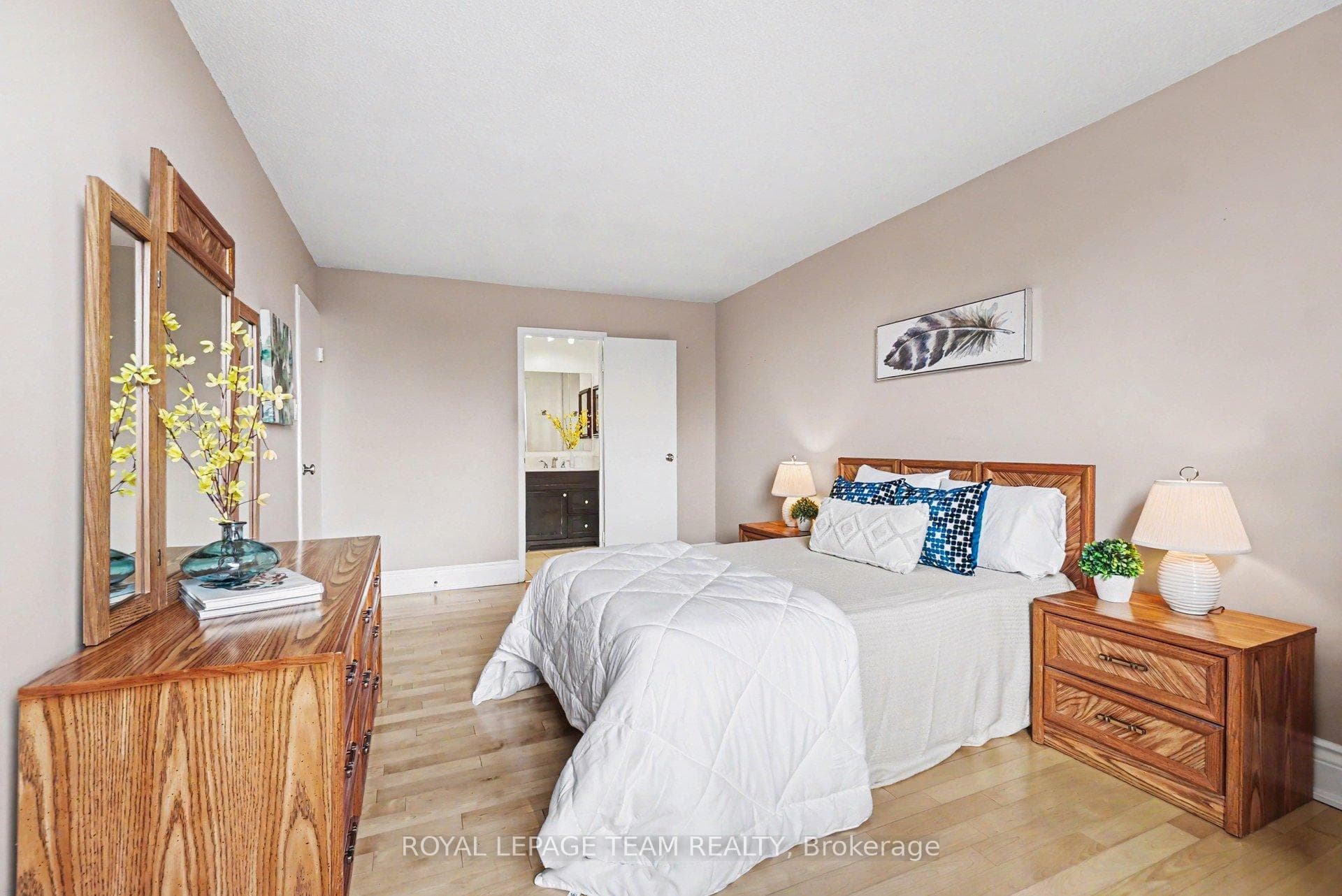 2951 Riverside Drive Unit 410 photo 16