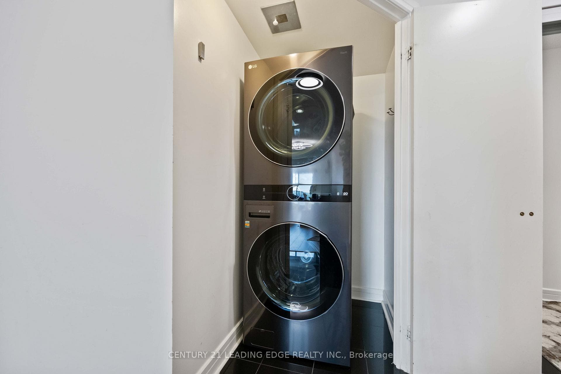 18 Harrison Garden Boulevard Unit 2008 photo 24