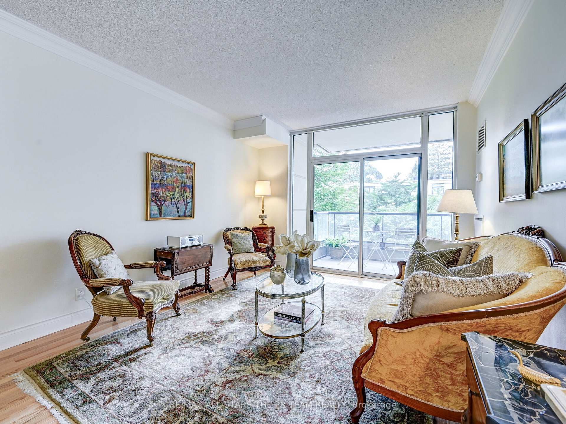 10 Delisle Avenue Unit 208 photo 9
