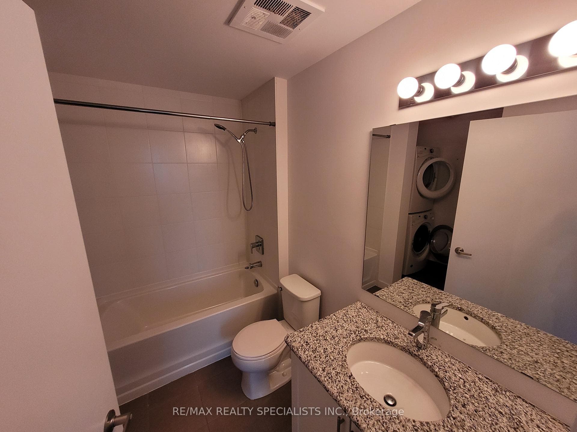 2490 Old Bronte Road Unit 506 photo 13