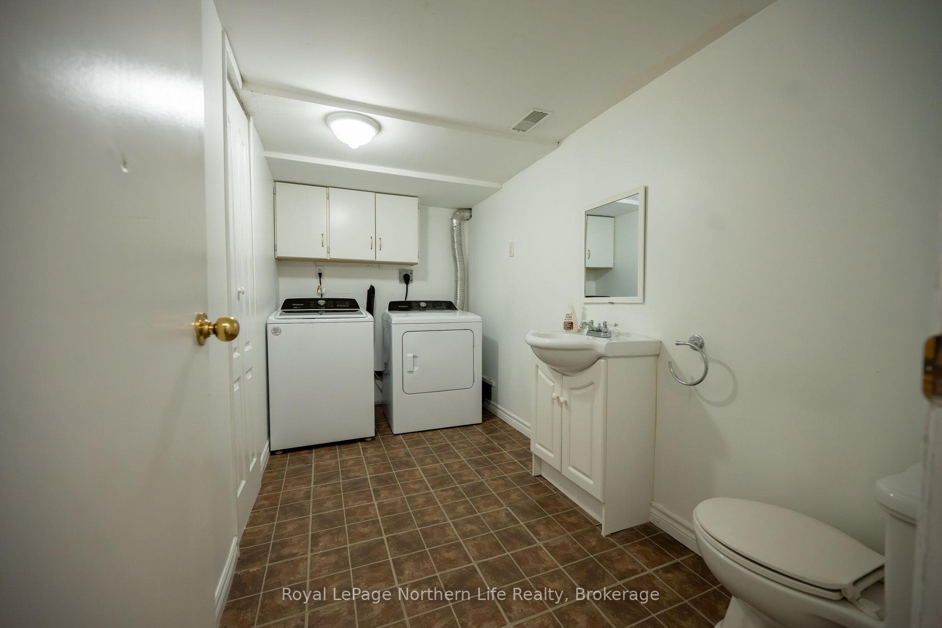 17 Arthur Court photo 36