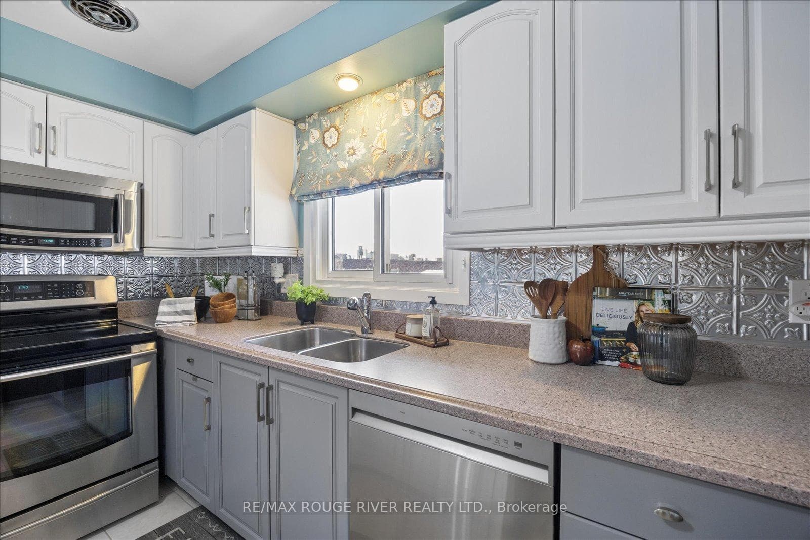 706 Fernhill Boulevard photo 13