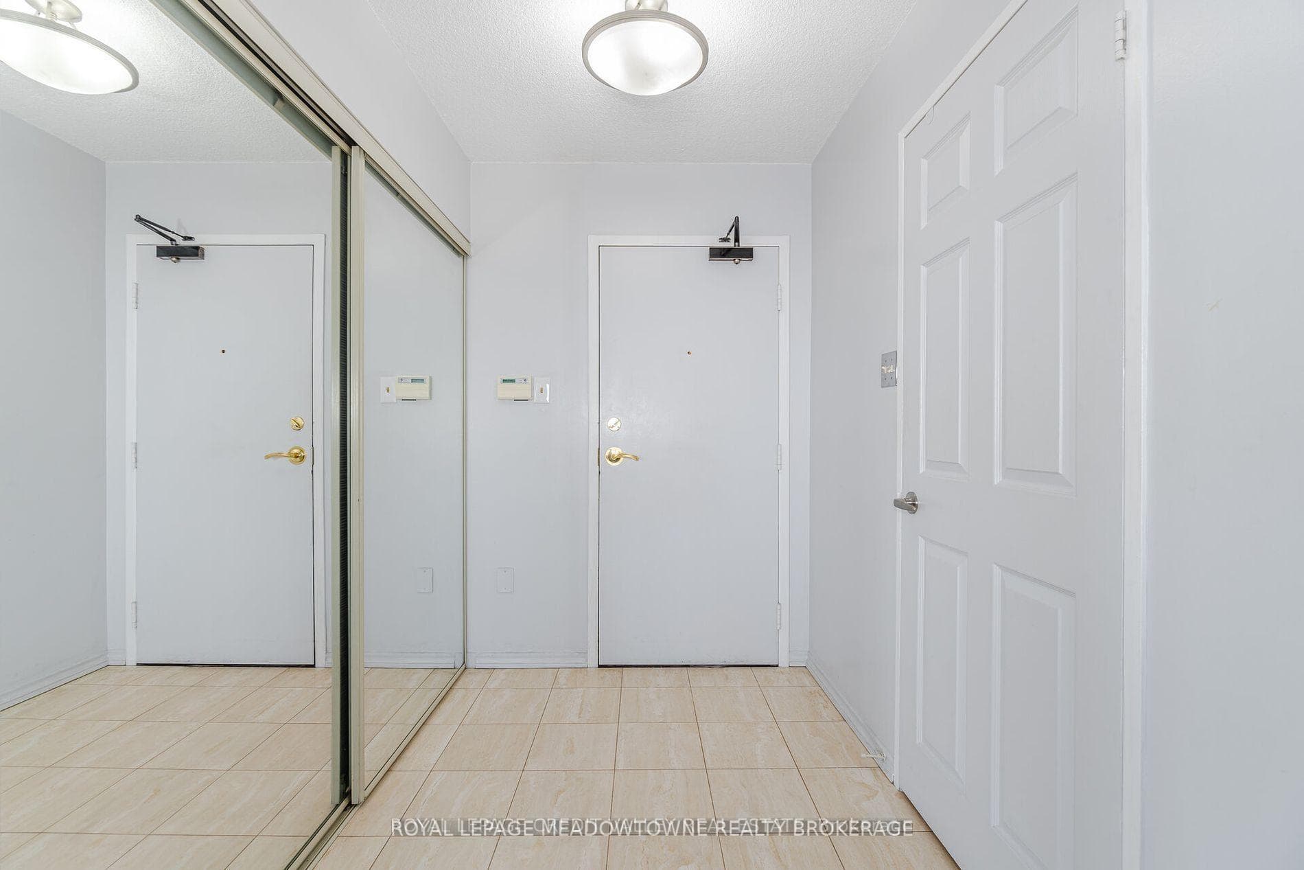 20 Cherrytree Drive Unit 1512 photo 3