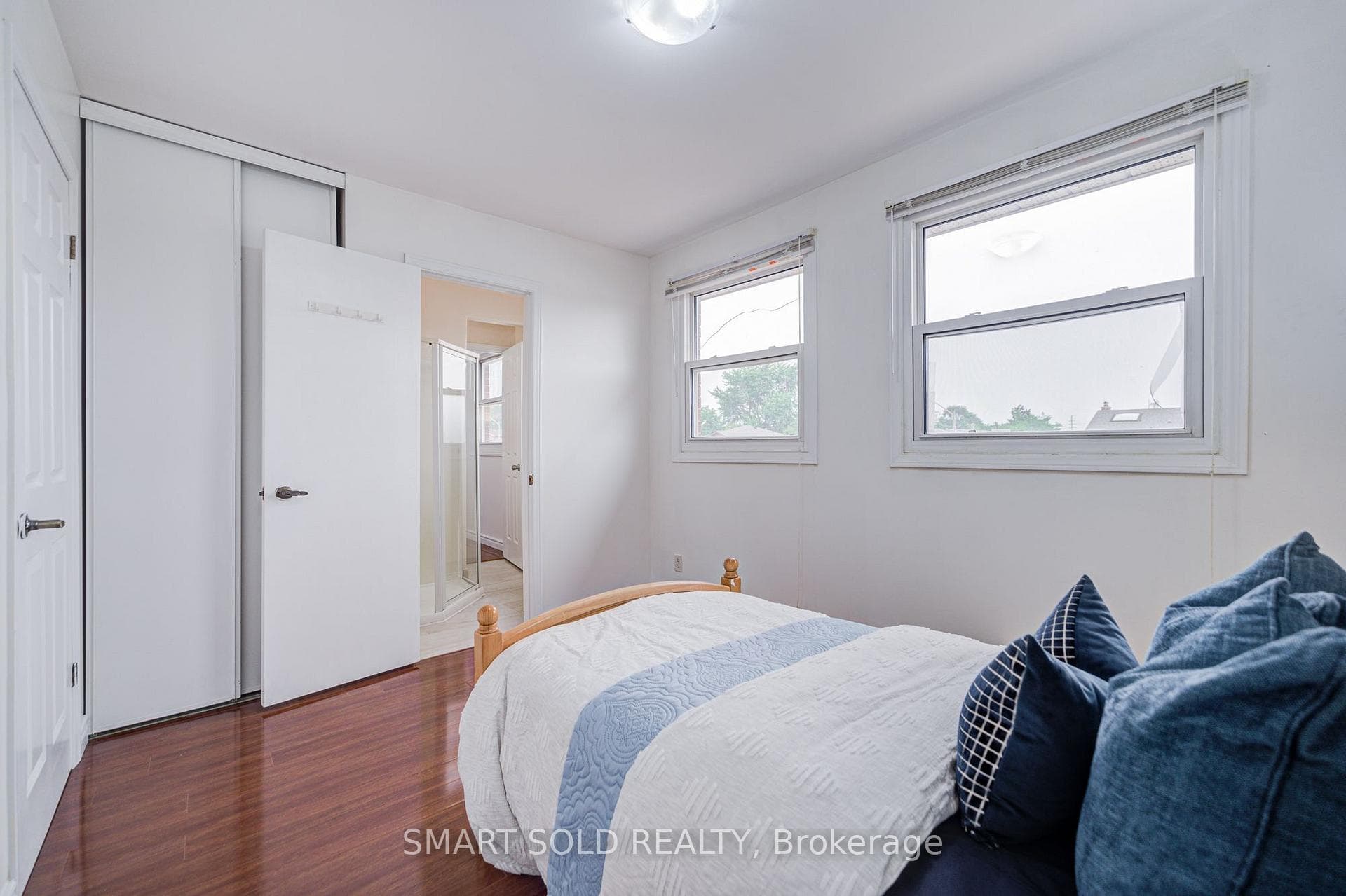 837 Queensbridge Drive photo 29