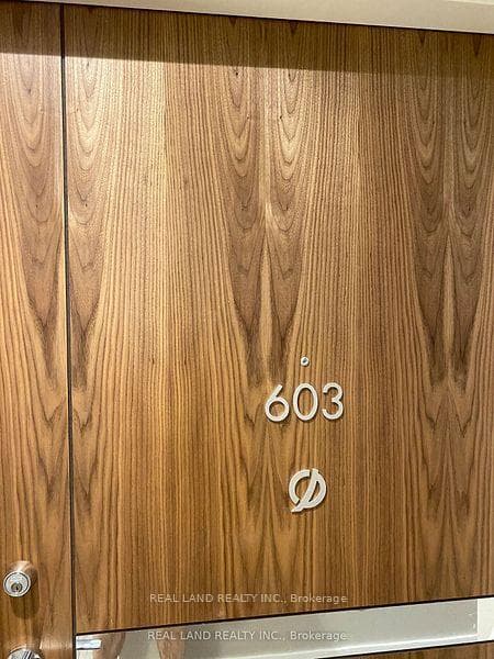 85 Mcmahon Drive Unit 603 photo 4