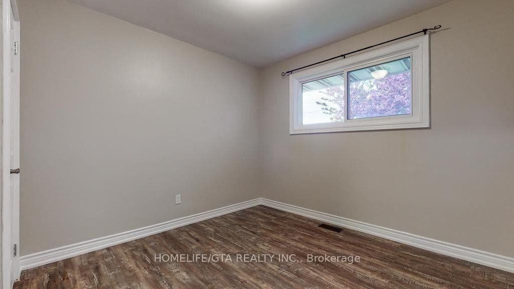 645 Buchan Avenue Unit Main photo 34
