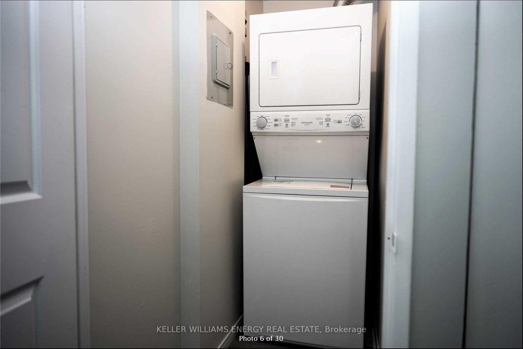 10 Tapscott Road Unit 813 photo 6