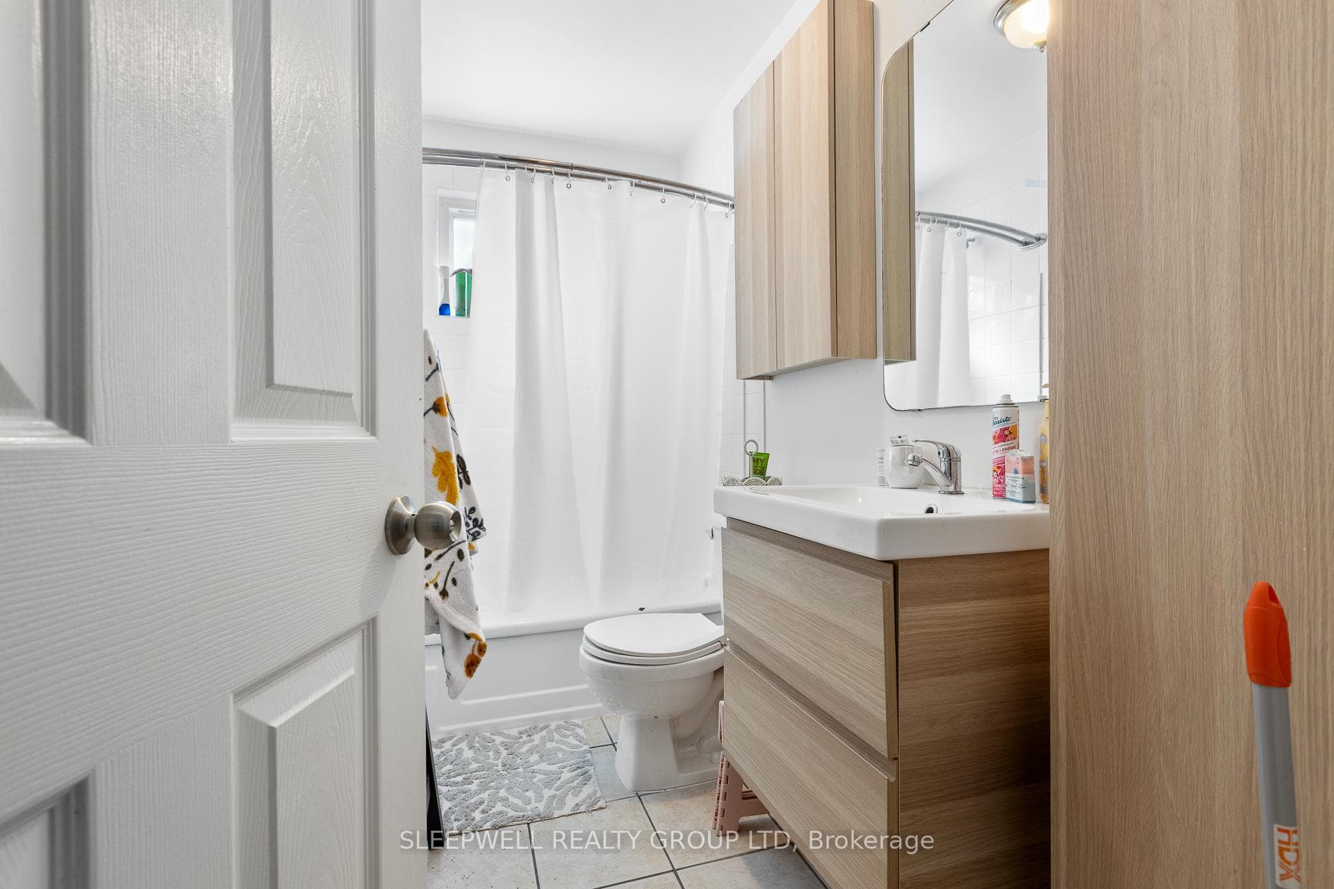 473 Vernon Avenue photo 24