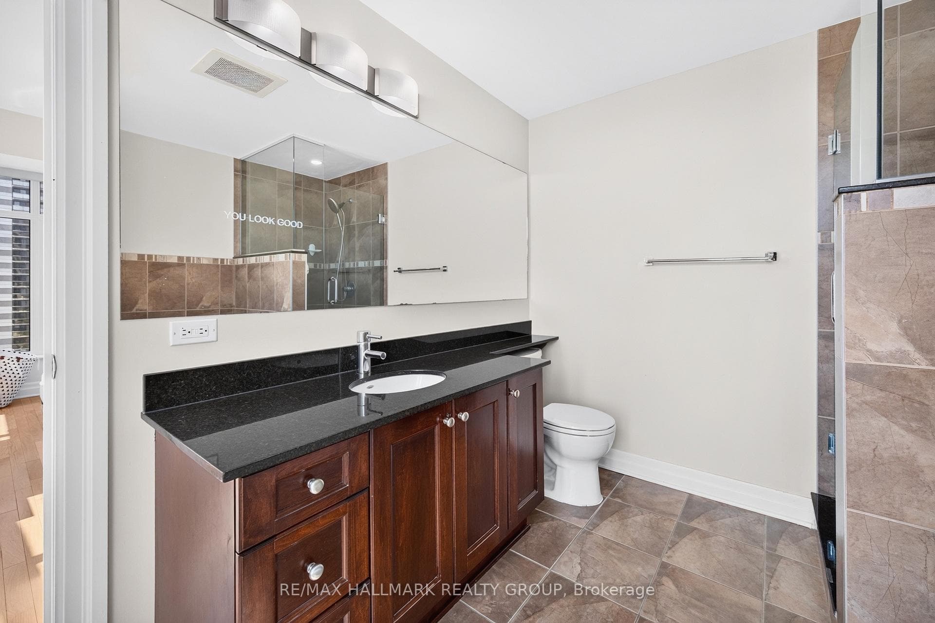 245 Kent Street Unit 909 photo 24