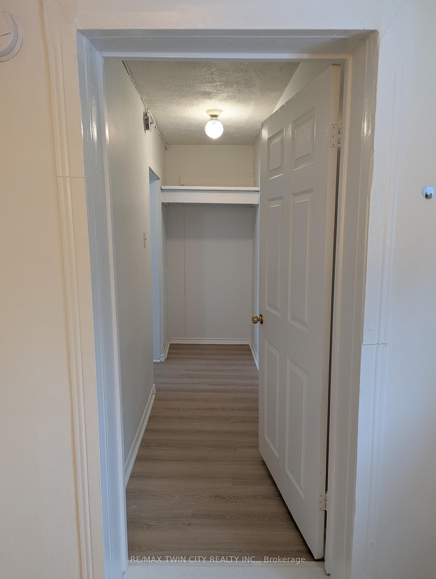 195 Lancaster Street photo 42