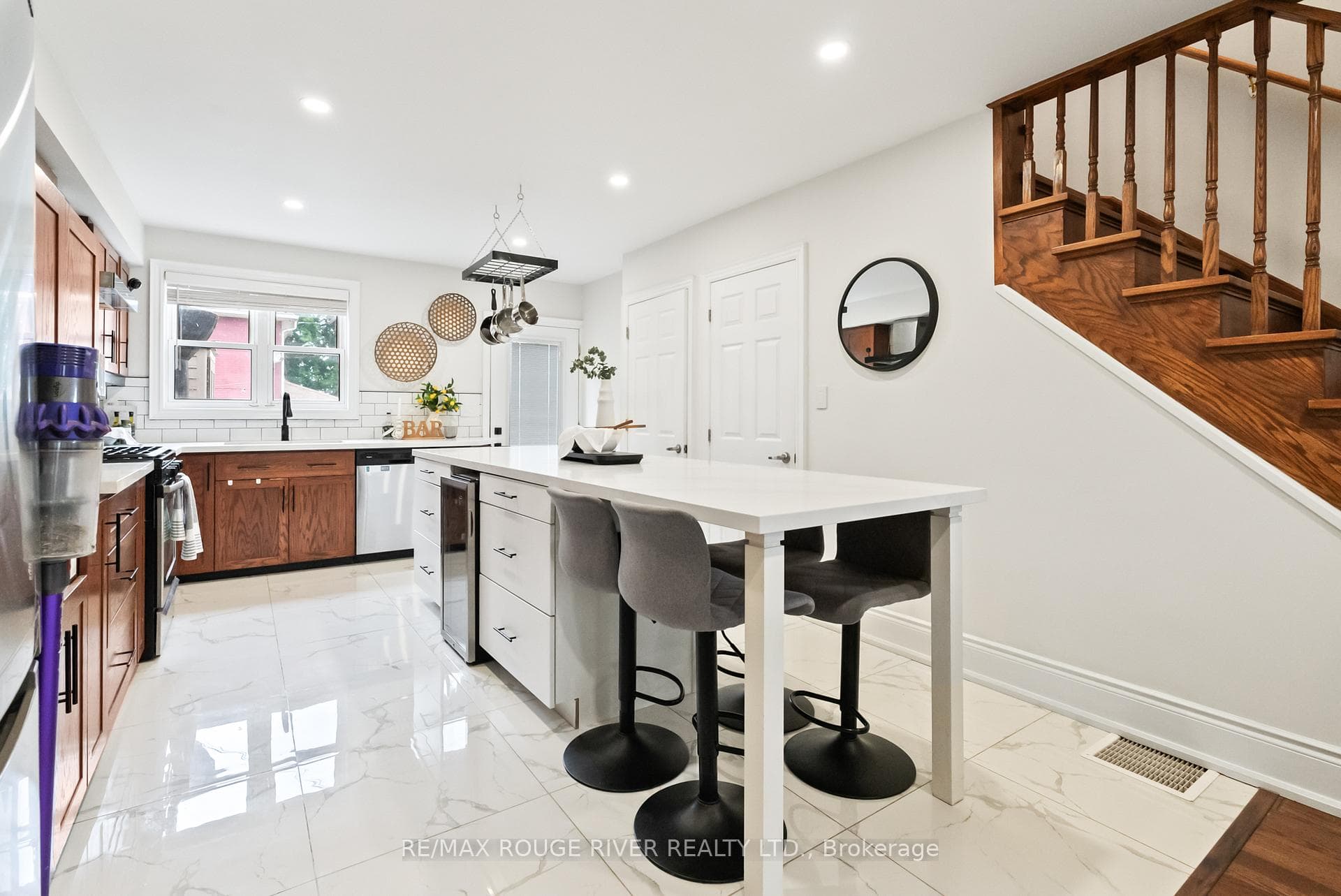 511 Albert Street photo 6