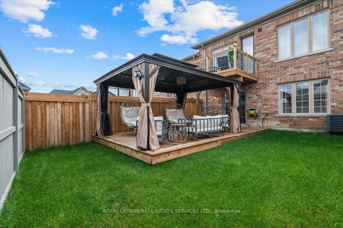 24 Gilroy Court photo 43
