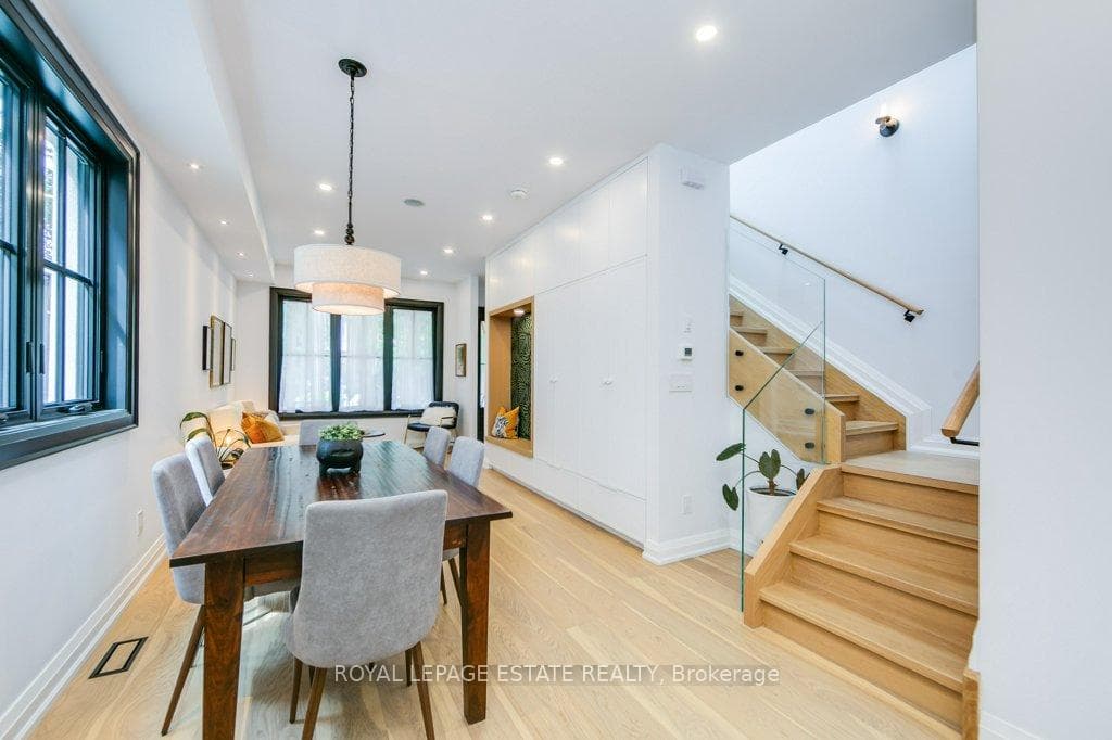 25 Herbert Avenue photo 8