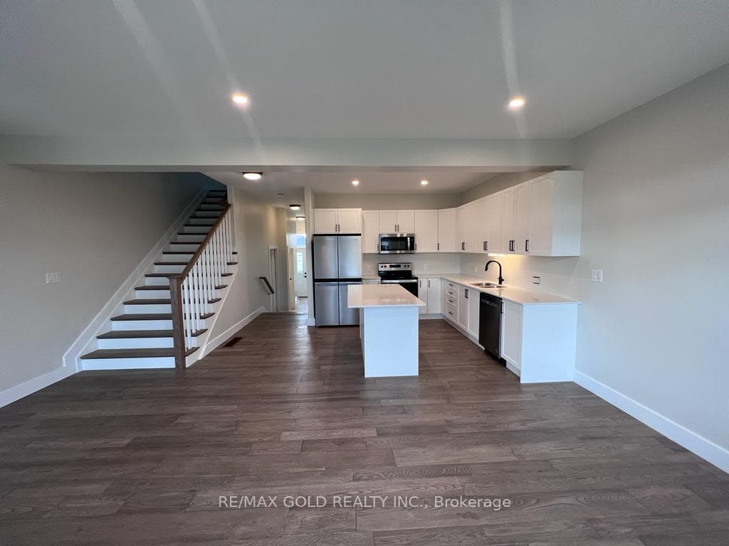 36 Dusenbury Drive photo 3