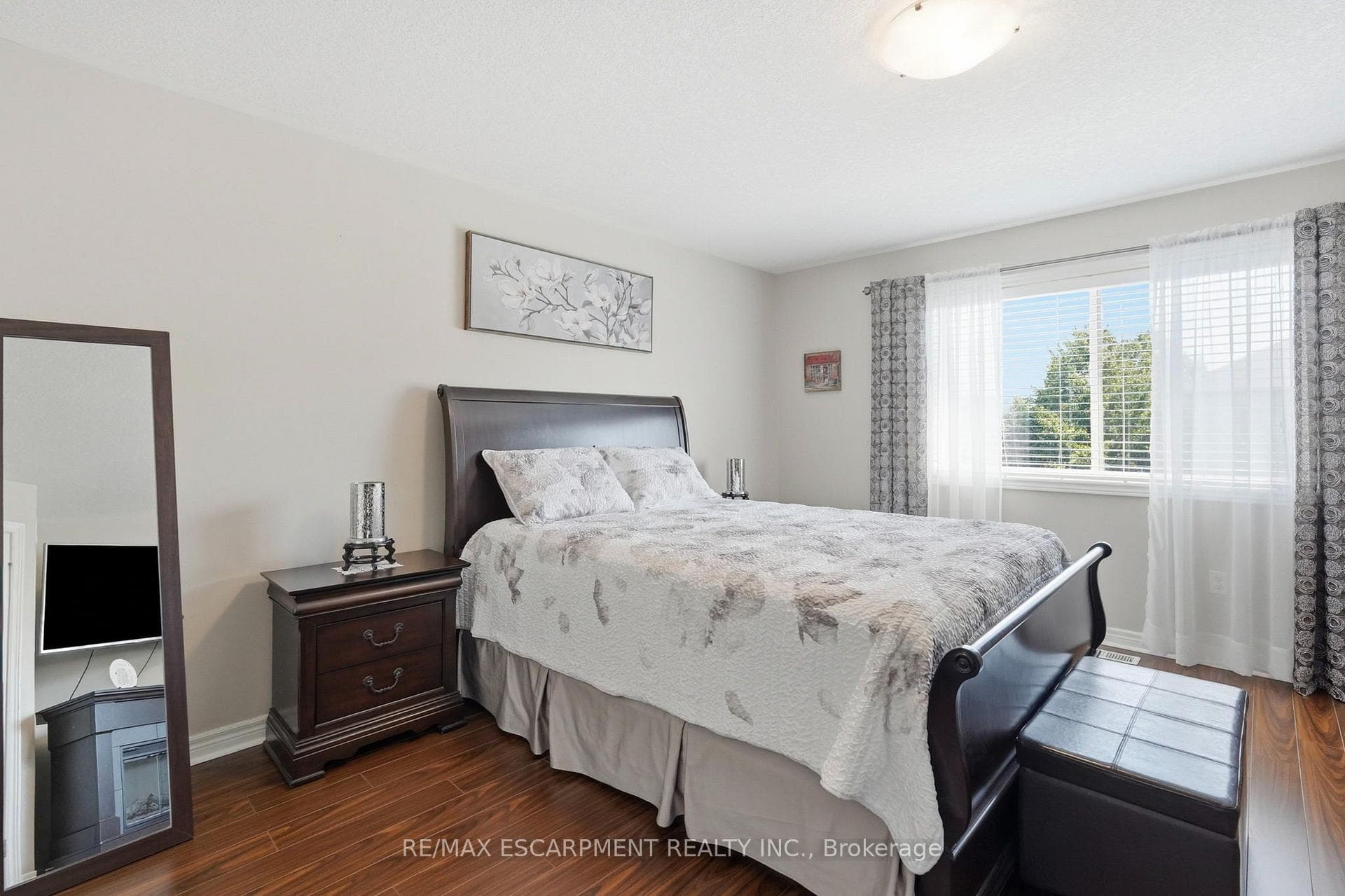 1332 Baseline Road photo 16