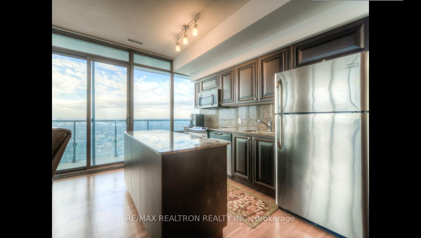 832 Bay Street Unit 4310 photo 10