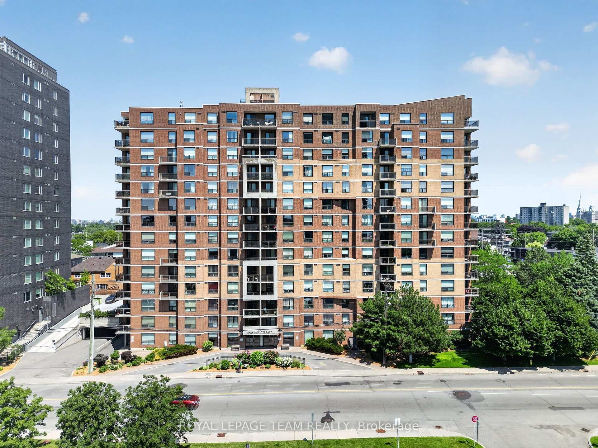 215 Parkdale Avenue Unit 601 photo 1