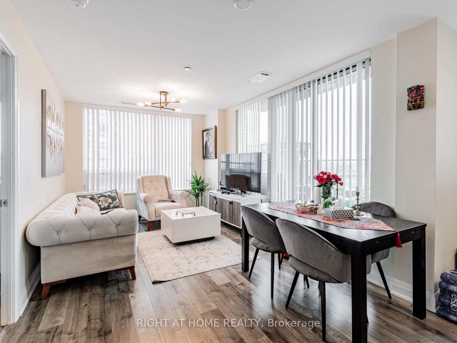 18 Uptown Drive Unit 826 photo 6