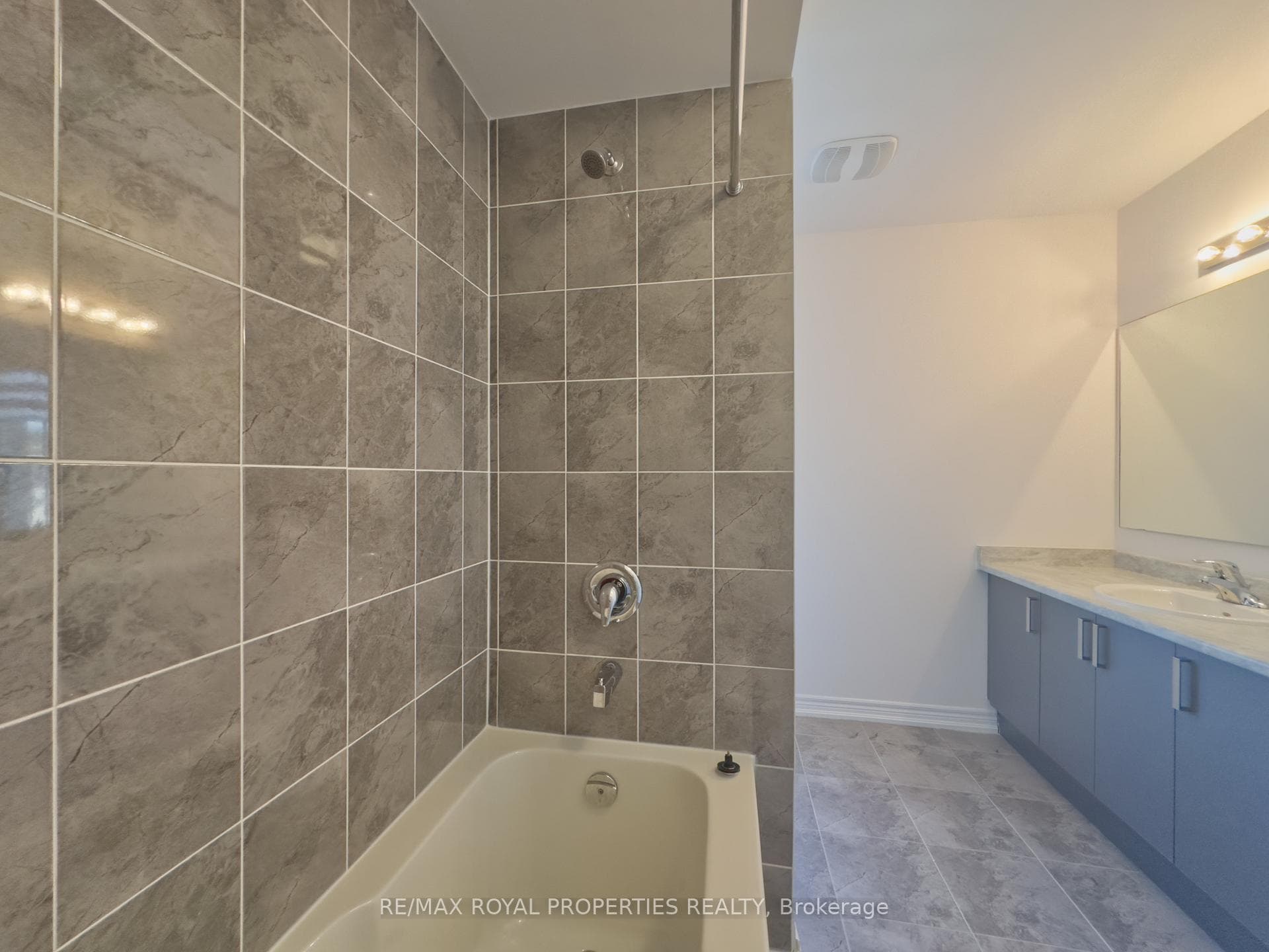 14 Wakefield Boulevard photo 22