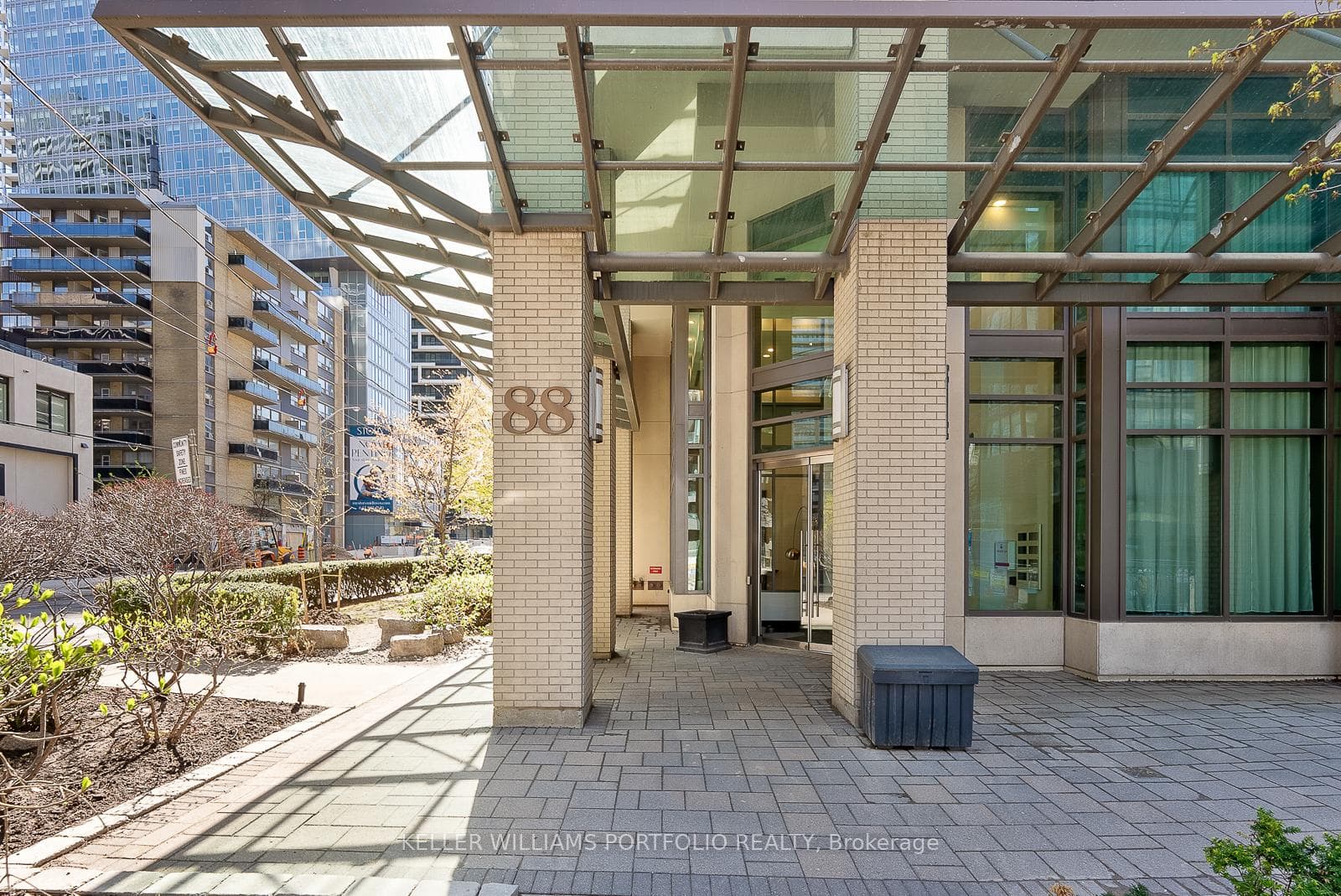 88 Broadway Avenue Unit 201 photo 27