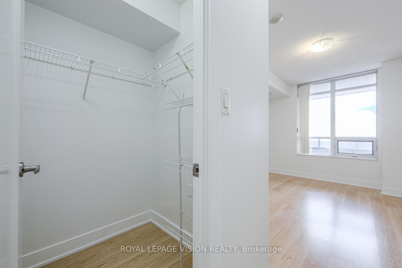 20 Blue Jays Way Unit 615 photo 28