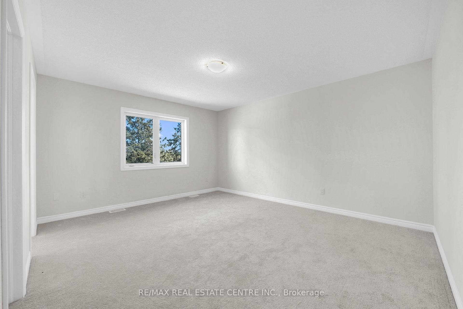 15 LAWRENCE D. PRIDHAM Avenue photo 24