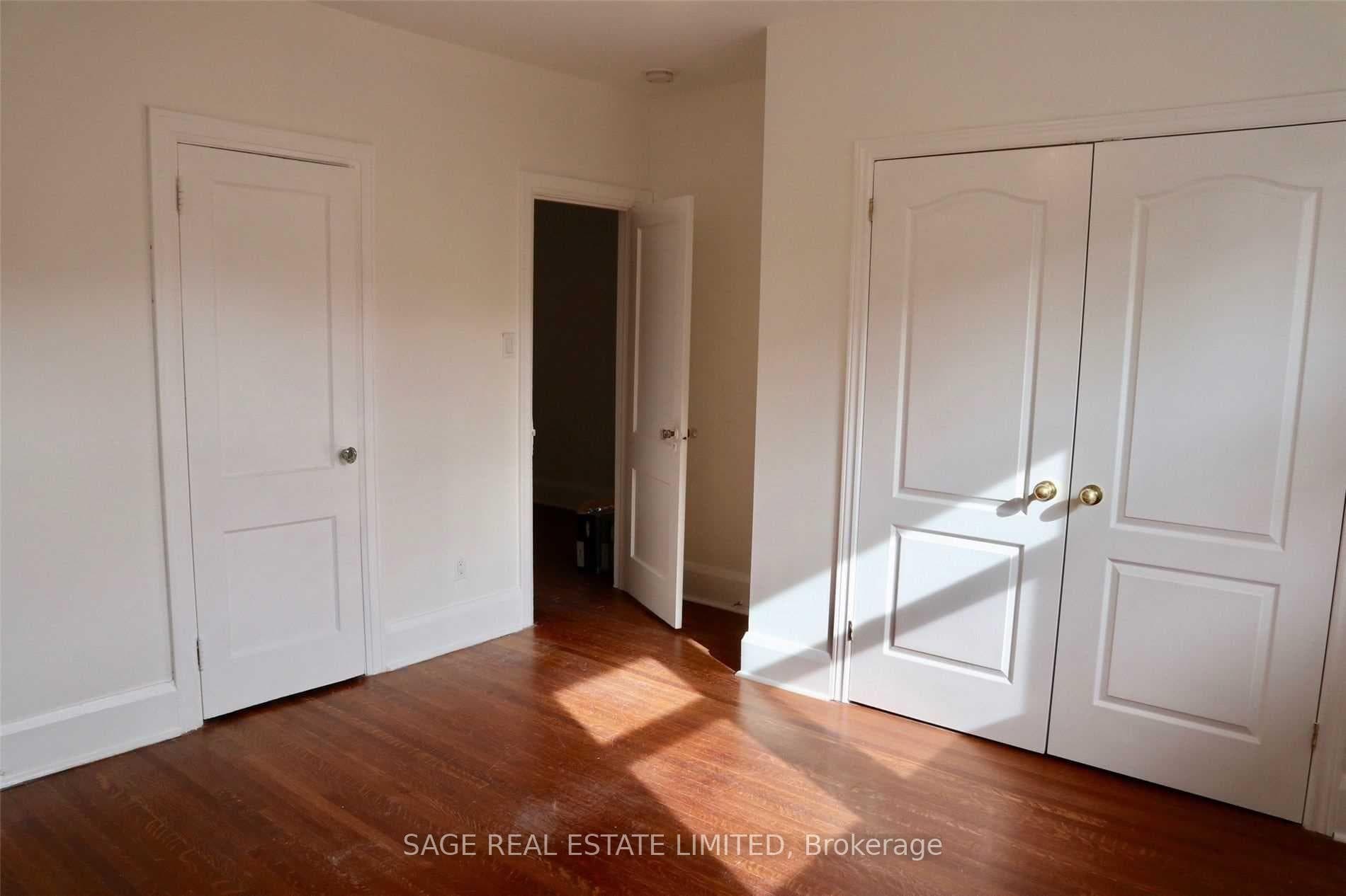 740 Avenue Road photo 12