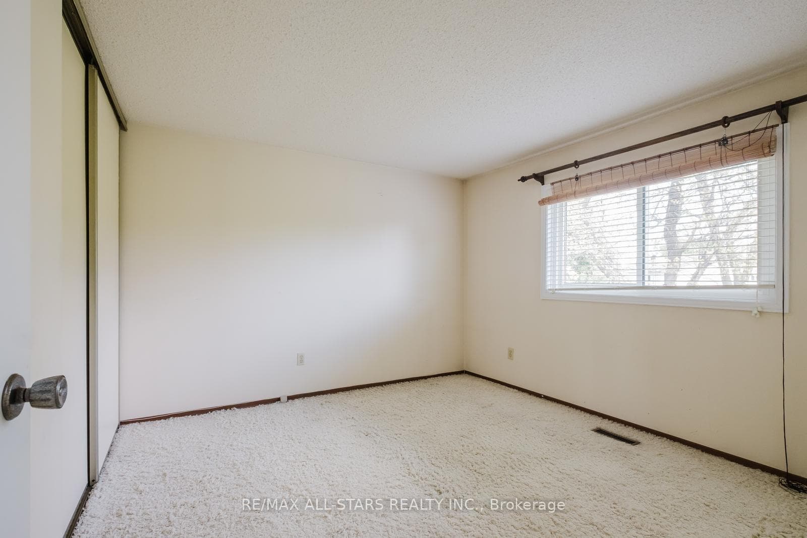 45 Wellpark Boulevard photo 26