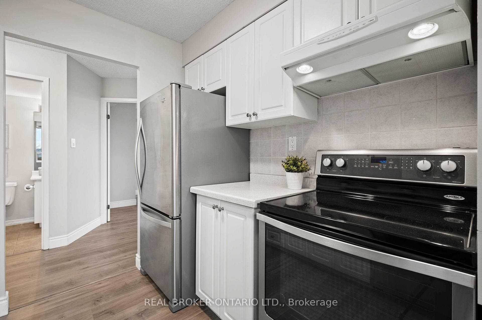 3227 King Street Unit 803 photo 6