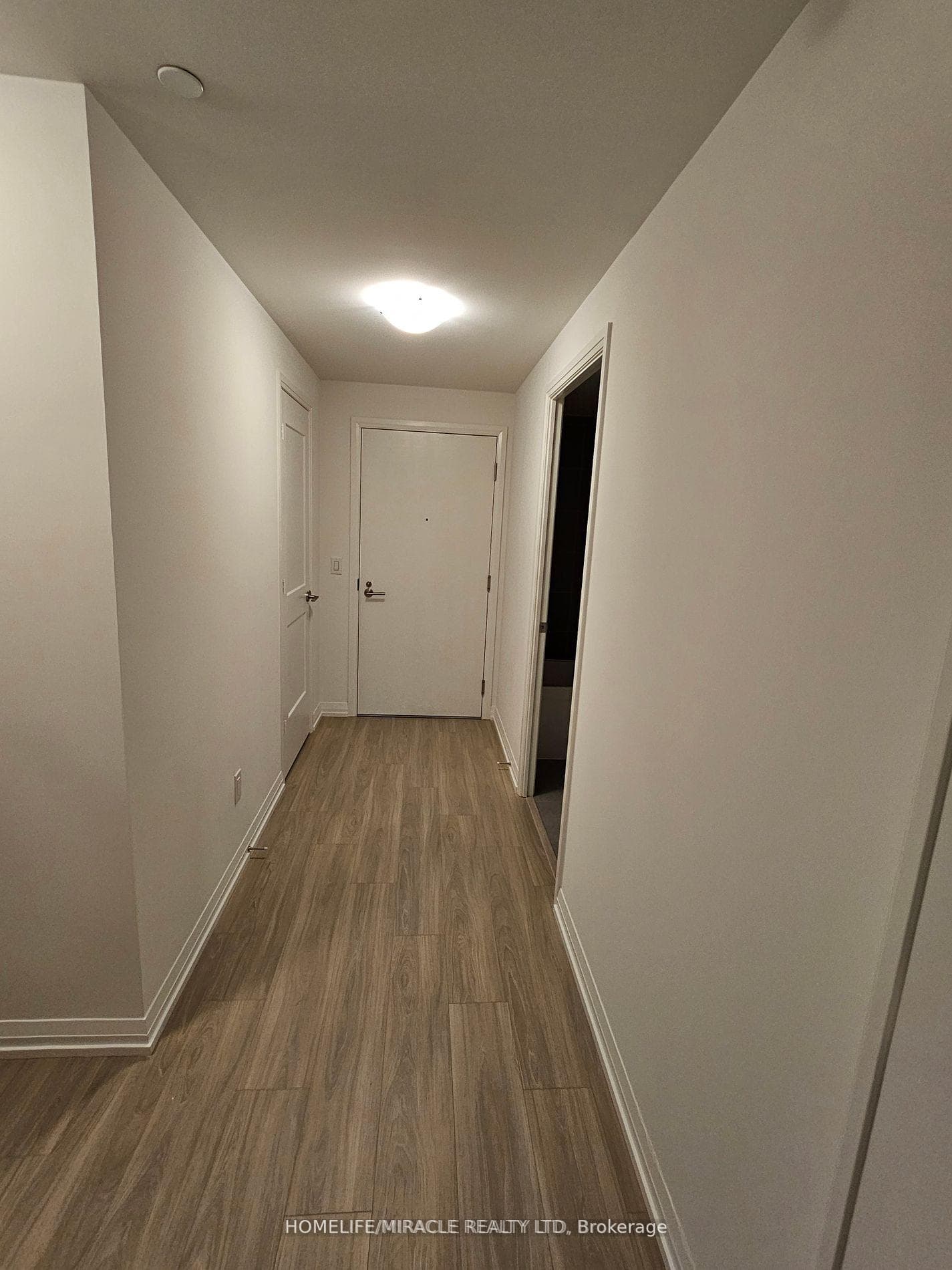 28 Widmer Street Unit 3826 photo 4