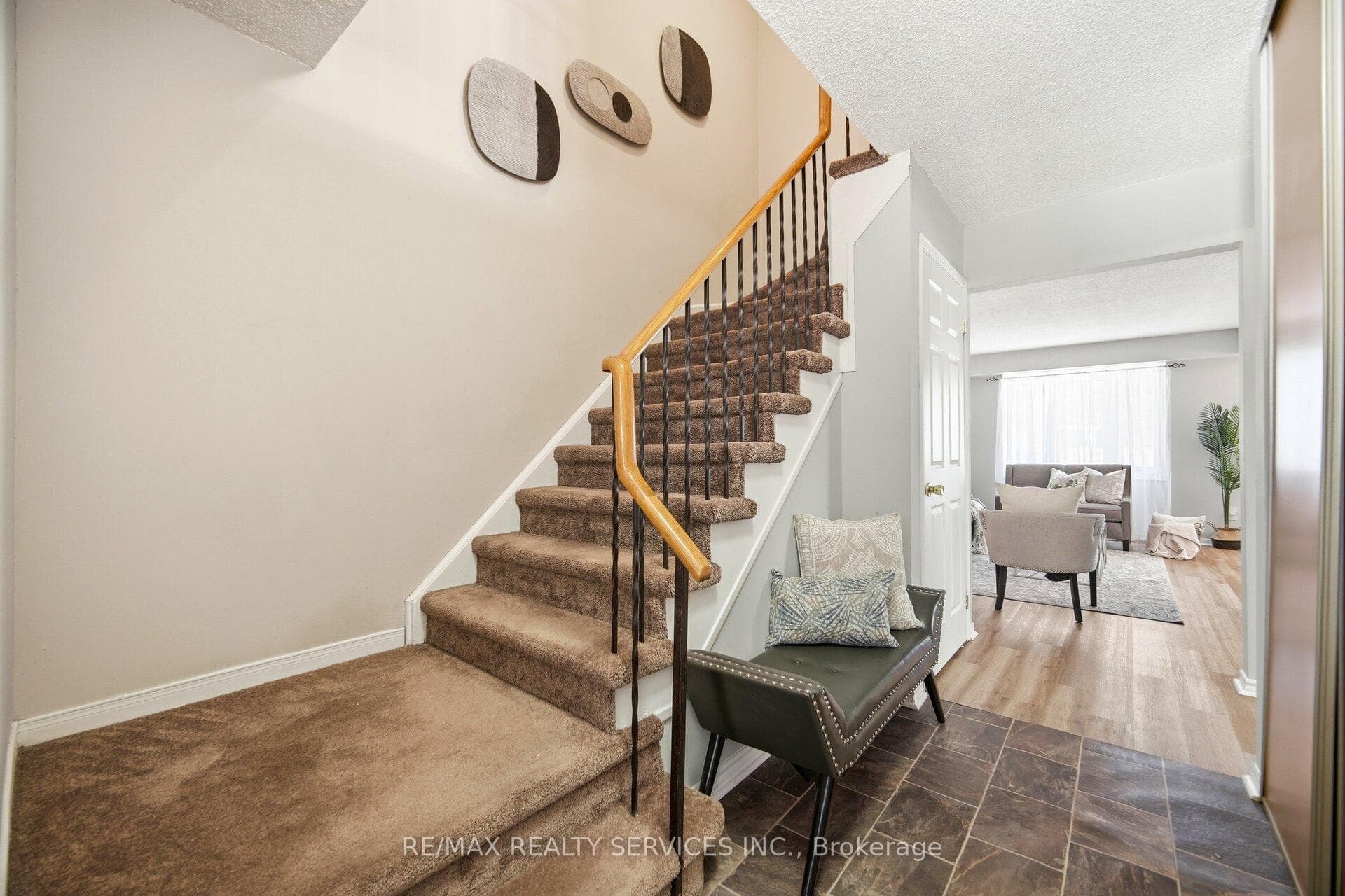 16 Ferri Crescent photo 22