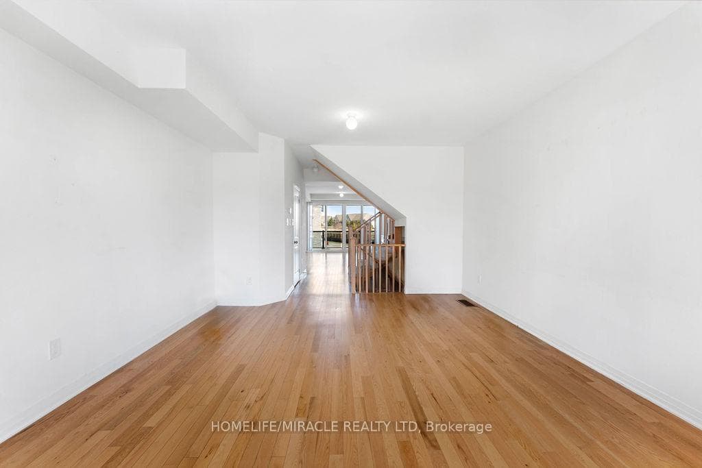 1431 Green Road photo 17