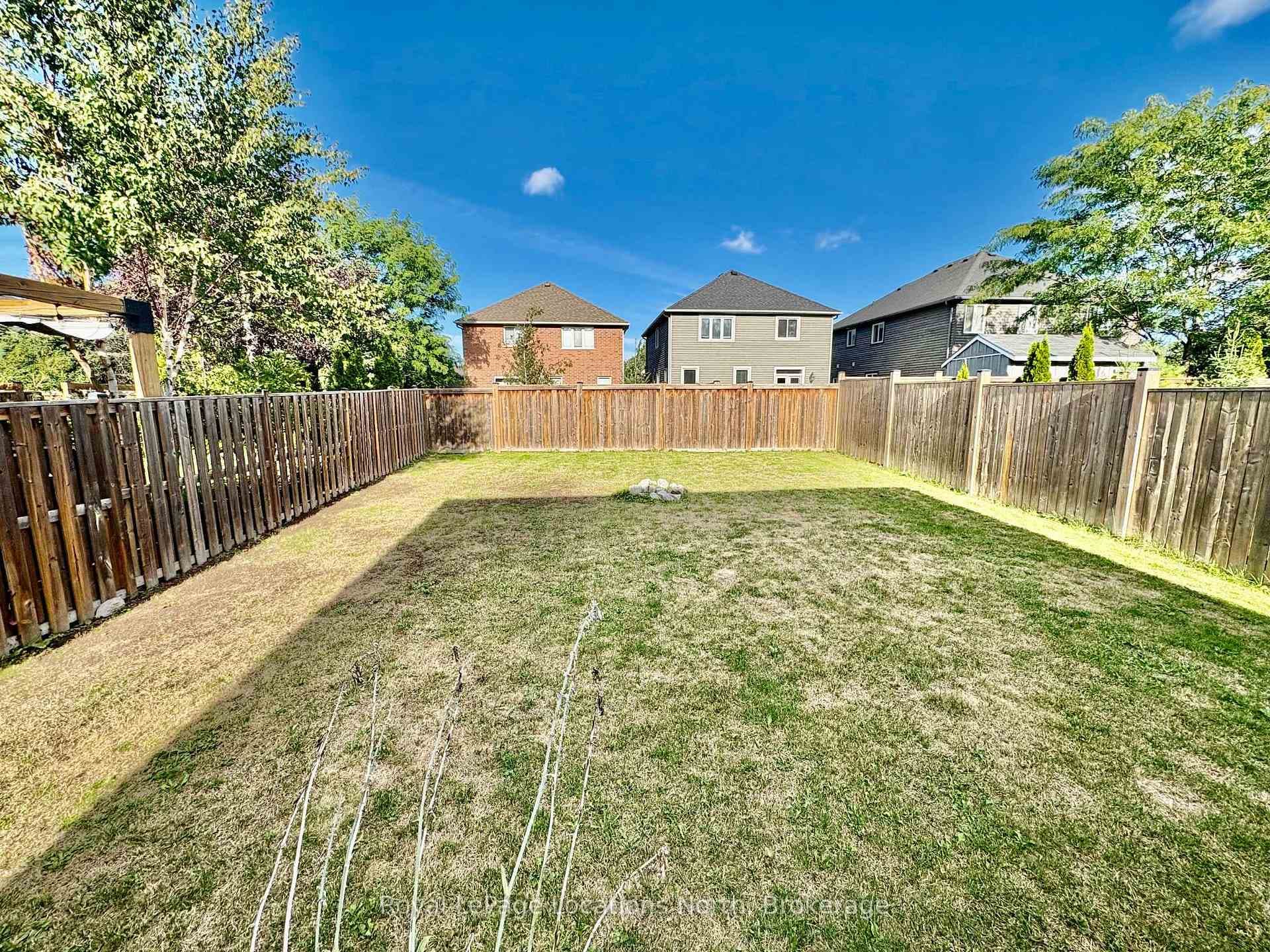 74 Garbutt Crescent photo 20