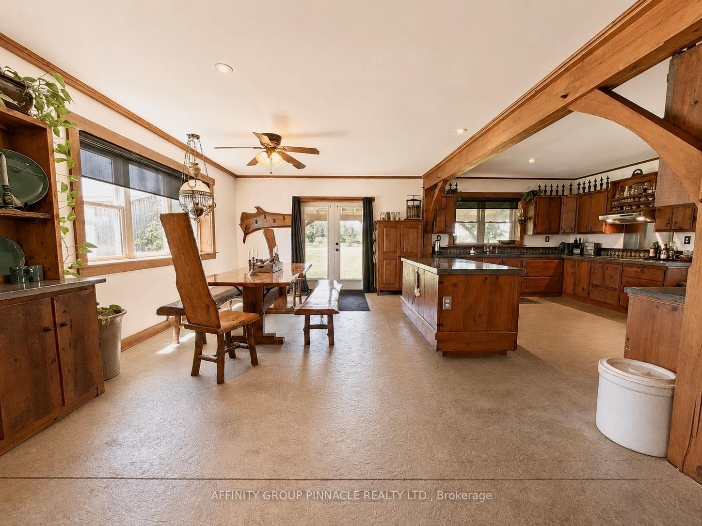 1693 Heights Road photo 9