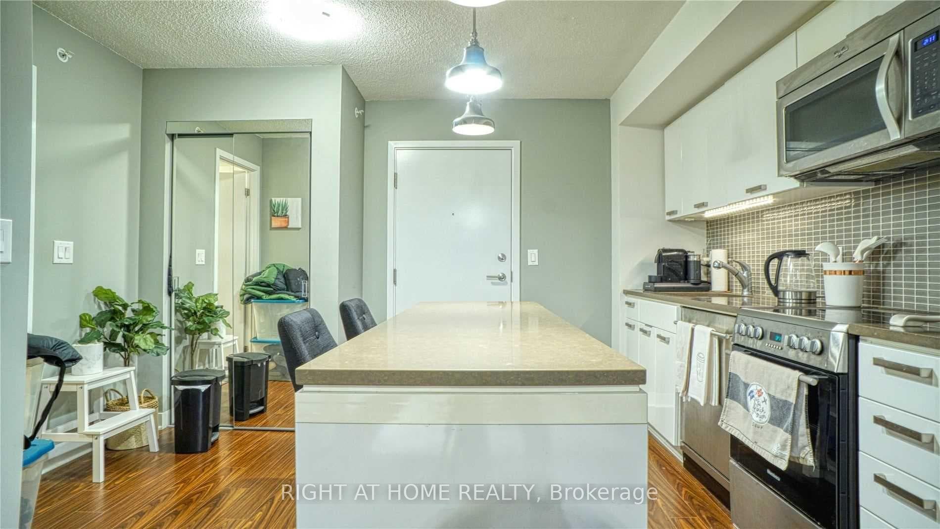 295 Adelaide Street Unit 315 photo 4