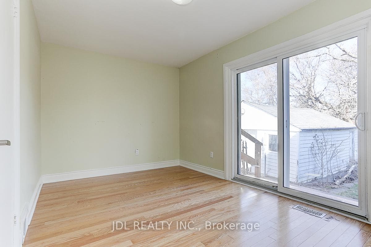 310 Horsham Avenue photo 14