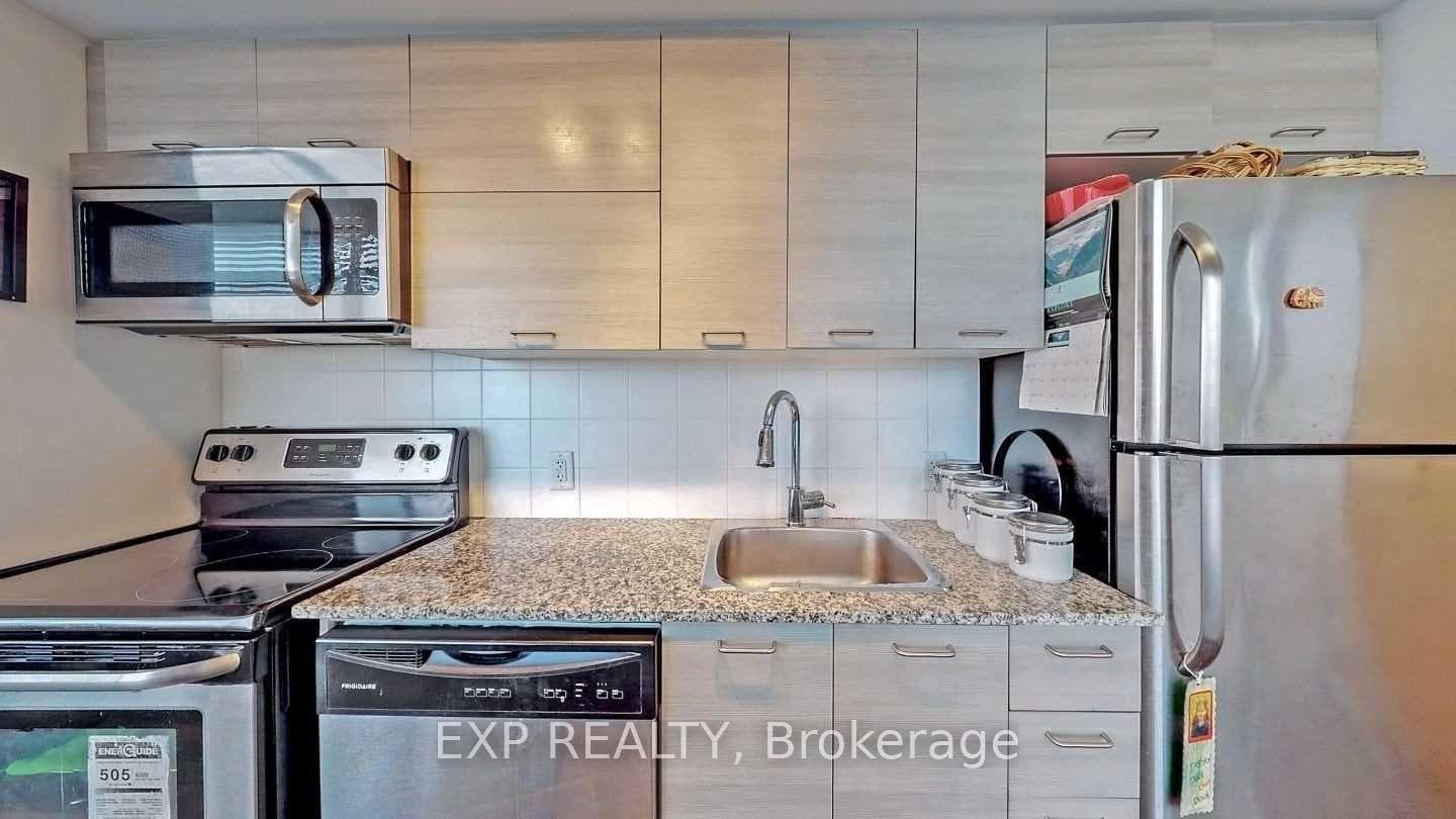 20 Joe Shuster Way Unit 1014 photo 15