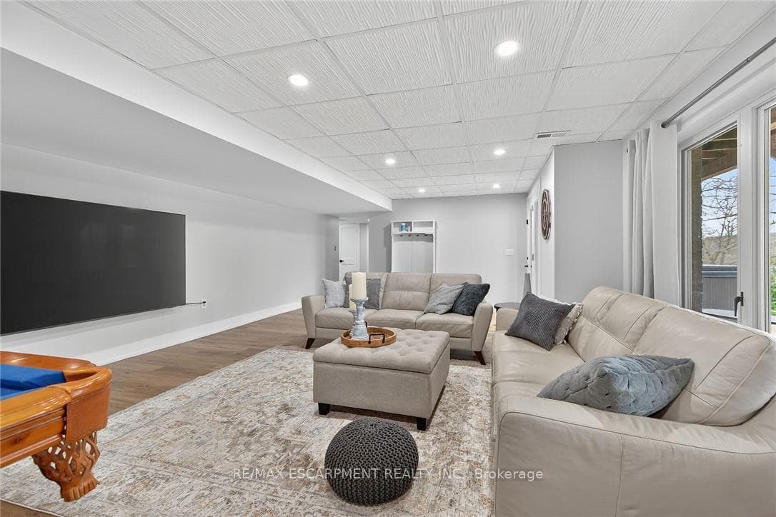 397 Caithness Street photo 35