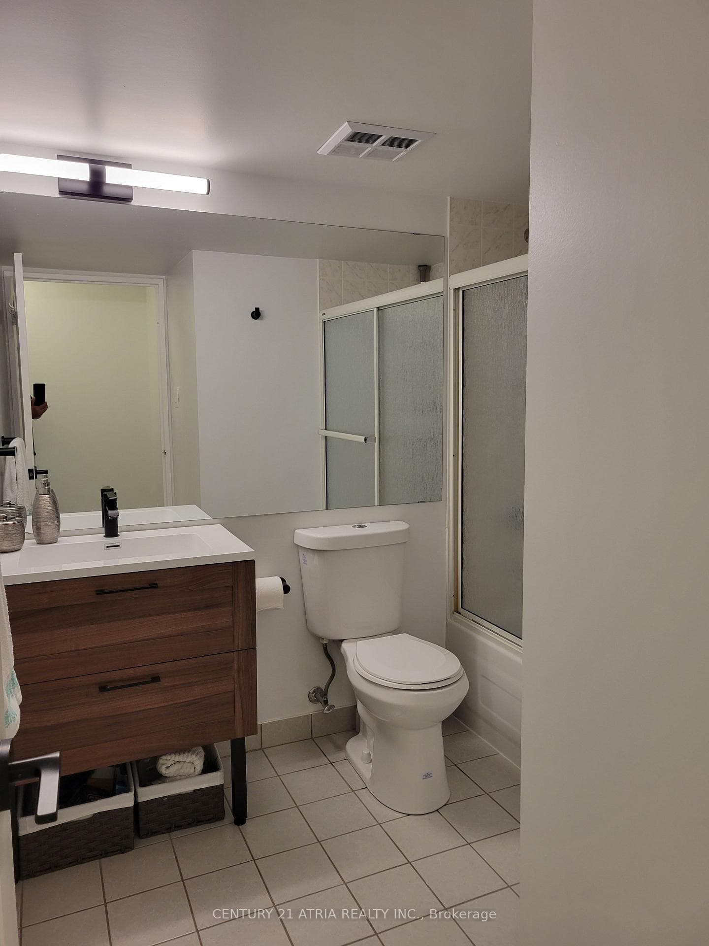 156 Enfield Place Unit 1801 photo 18