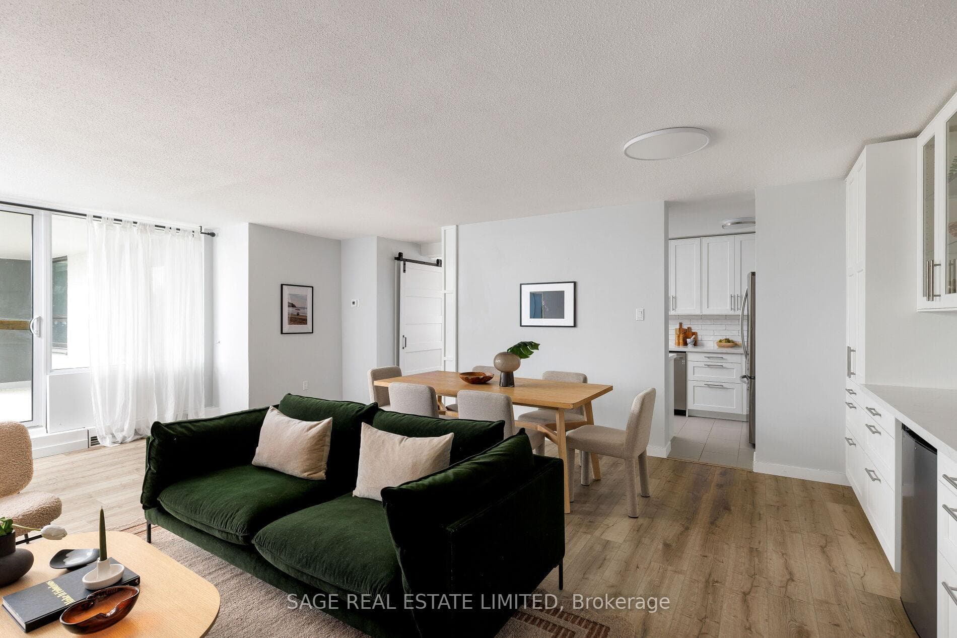61 Richview Road Unit 510 photo 1