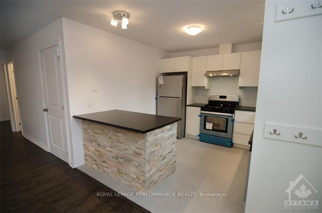 111 Dalehurst Drive Unit B photo 5