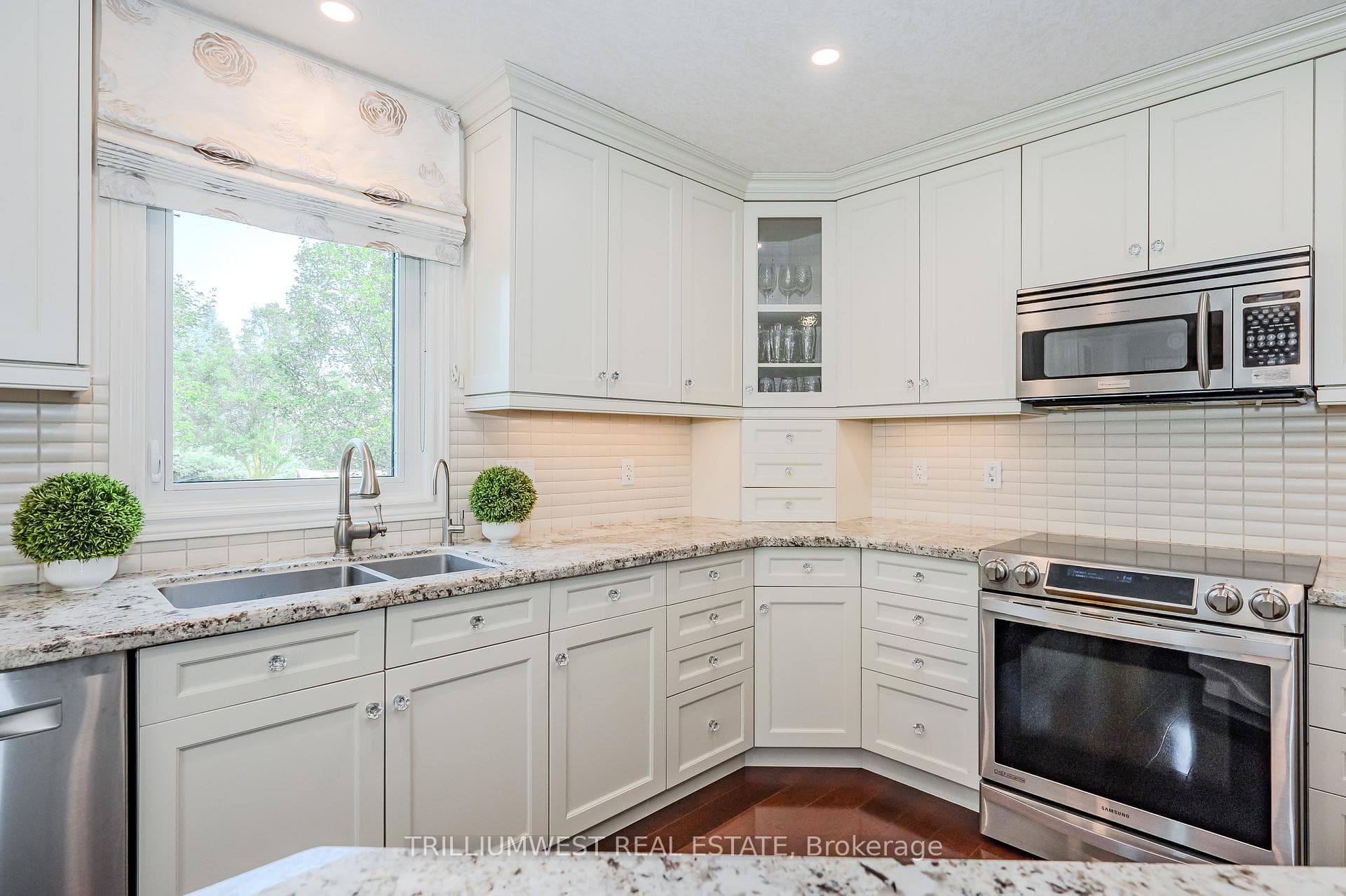 255 Summerfield Drive Unit 1 photo 20