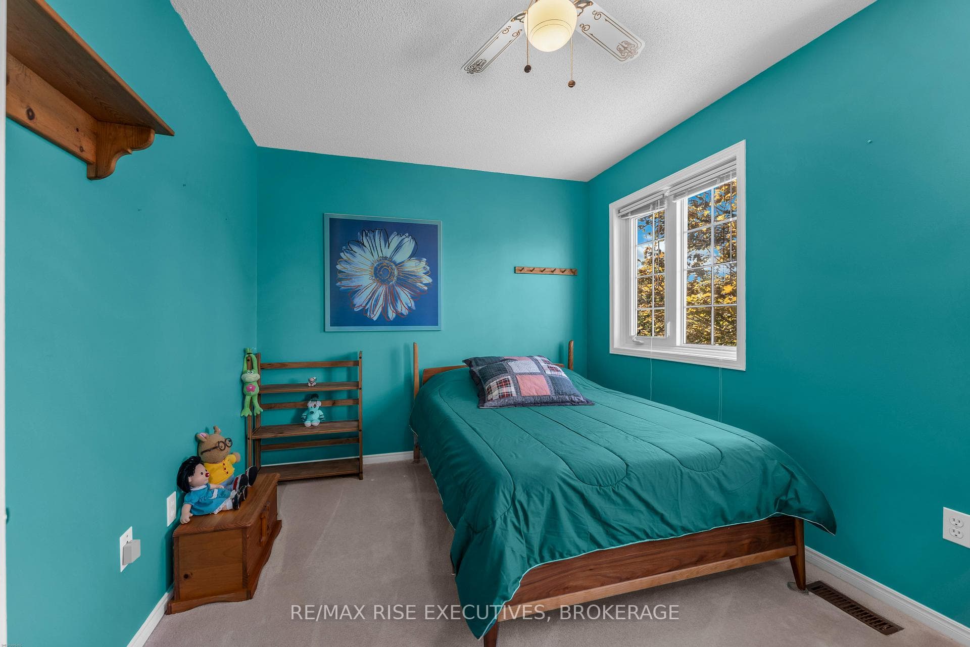 1304 Fisher Crescent photo 29