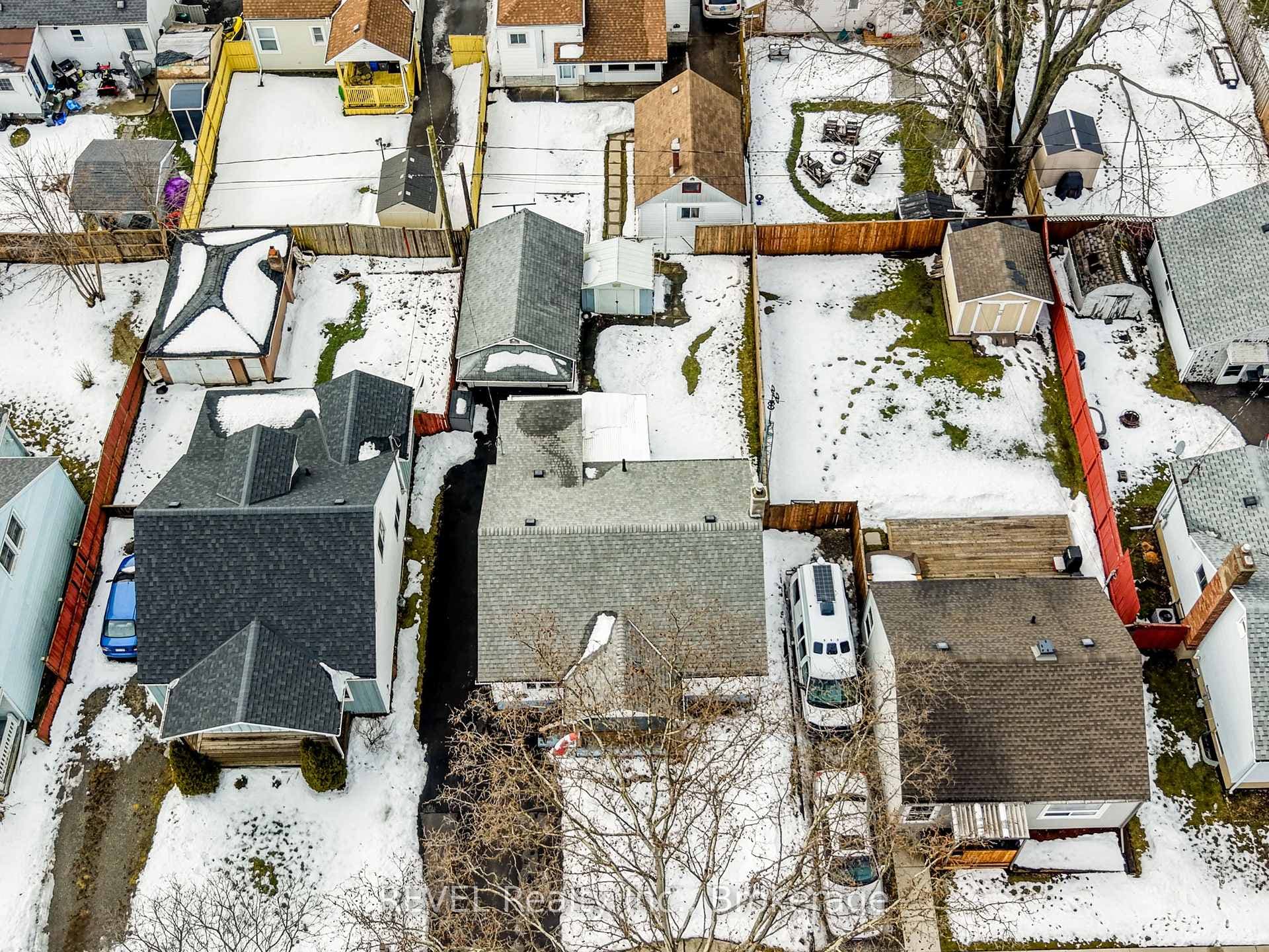 60 Nelles Road photo 3
